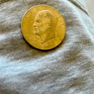 One dollar coin